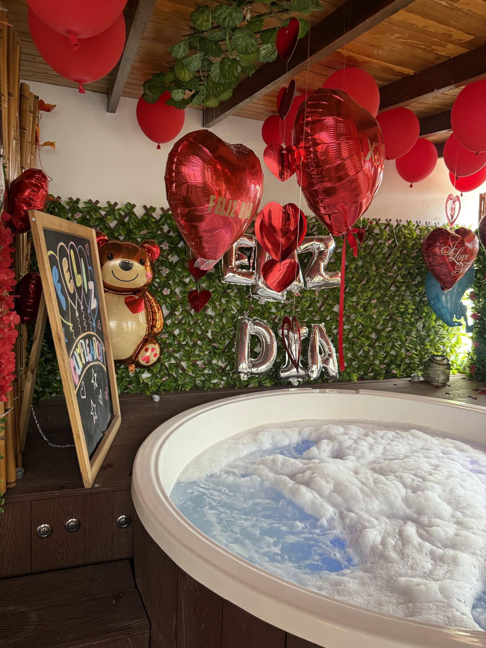 Jacuzzi con espuma decorado para celebrar